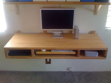 15 Wall-Mounted Desk Designs For DIY Enthusiasts