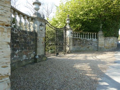 Gateway to Heathfield Park © Dave Spicer :: Geograph Britain and Ireland