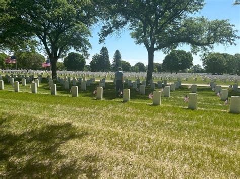 Generations of Minnesotans remember sacrifice of service members at Fort Snelling National ...