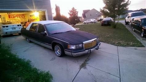 1994 Cadillac Fleetwood LOWRIDER HYDRAULICS 4 DOOR CUSTOM CAR DAYTON WIRE WHEELS