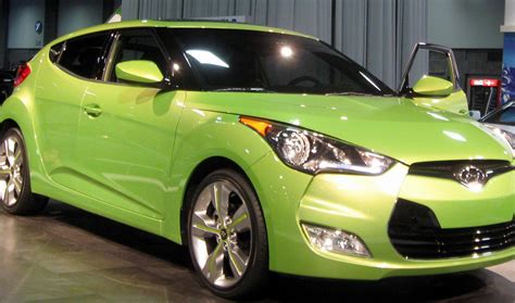 Hyundai Veloster Photos and Specs. Photo: Hyundai Veloster reviews and ...