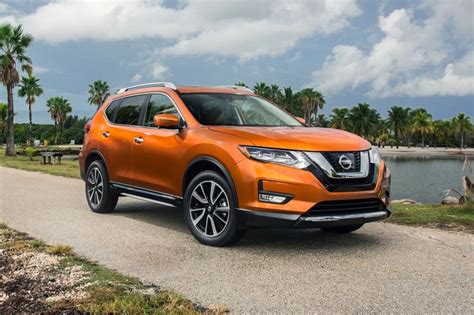 2017 Nissan Rogue Pictures - 148 Photos | Edmunds