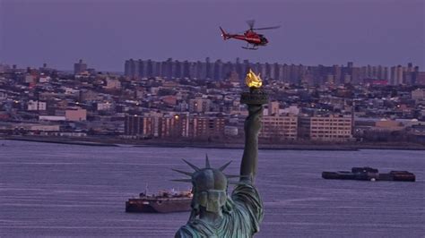 Helicopter crash in Manhattan's East River kills all 5 passengers ...