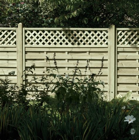 Horizontal Lattice Top Fence Panel 1800mm x 1500mm