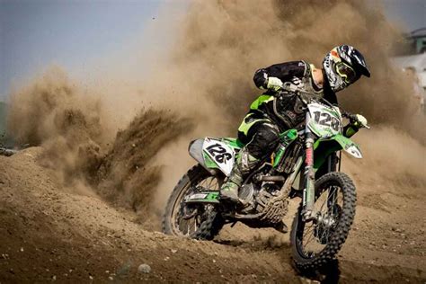 Kawasaki 125 Dirt Bike (KX) Specs and Review - Off-Roading Pro