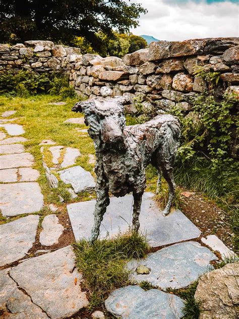 How To Visit Gelert's Grave In Beddgelert & The Tragic Legend Of Gelert ...