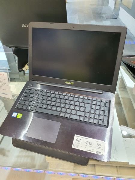 Notebook ASUS F556U - Tecnomanie