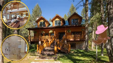 8 Pics of a Log Cabin Tucked into Wyoming's Snowy Mountain Range