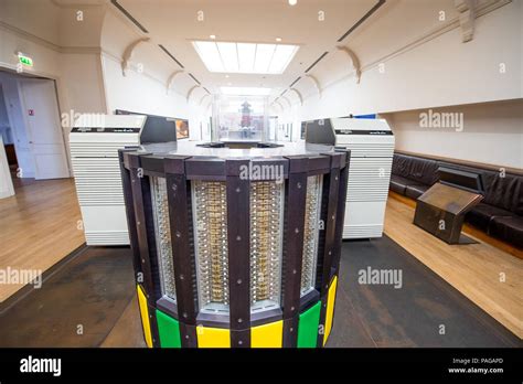 Cray 2 supercomputer hi-res stock photography and images - Alamy