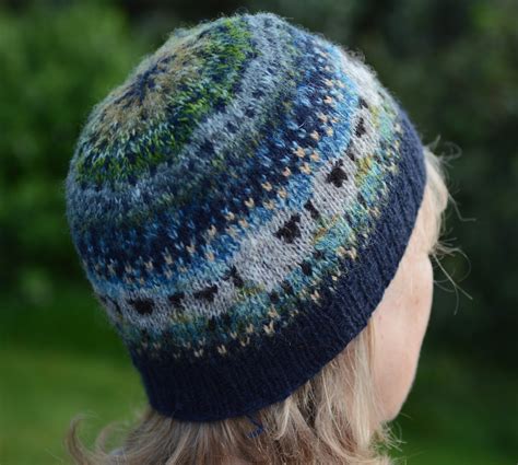 Shetland Handspun: WIN A BAA-BLE HAT