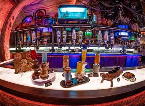 Review: Oga's Cantina Bar in Star Wars Land | Star wars theme room, Star wars theme, Star wars decor