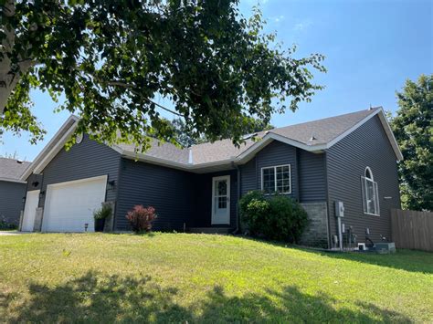 Vinyl vs. Steel Siding for Minnesota Homes