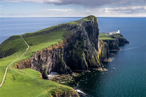 Neist Point Lighthouse Scotland / You can see why i have had nothing ...