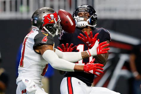 11 all-time great photos of Julio Jones making amazing catches