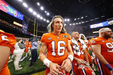 Adam Gase Trevor Lawrence Meme / Sam darnold nuevamente recibe el ...