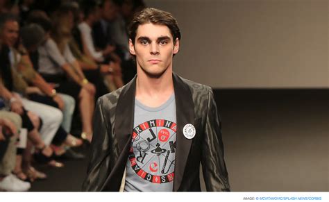 Walter white's son from 'breaking bad' is now a runway model. - scoopnest.com