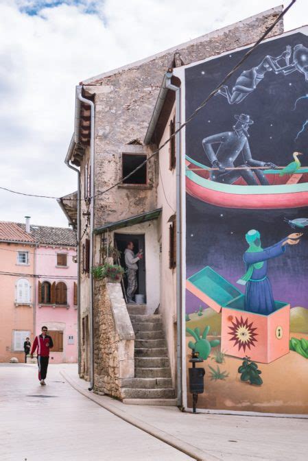 Murals on the walls of stone houses in Vodnjan, Istria | Epepa Travel Blog Amazing Street Art ...