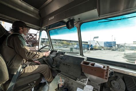 A UPS Story: Insights into the day-to-day of last mile drivers - MIT Megacity Logistics Lab