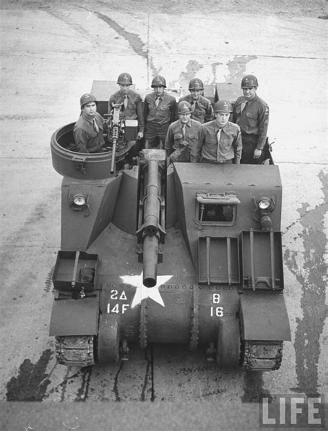 M7 Priest and crew, 2nd armored Division (1946) : r/WorldofTanks