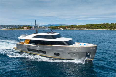 Azimut Yacht Charter - Azimut Yachts for Charter - TWW Yachts