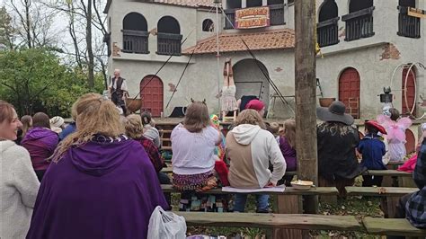 Kamikaze Fireflies Whip Tricks - Ohio Renaissance Festival - YouTube