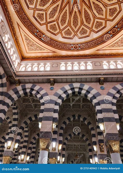 The Interior Architecture of Al-Masjid an-Nabawi (Prophet S Mosque ...