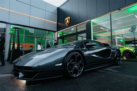 Lamborghini Manchester Officially Opens New Showroom in 2022 ...