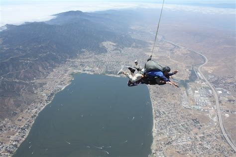 tannrr.com: Skydive- Lake Elsinore, Ca.