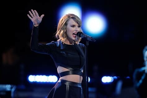 The Voice: Taylor Swift Takes the Stage Photo: 2080946 - NBC.com