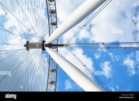 London eye inside capsule hi-res stock photography and images - Alamy