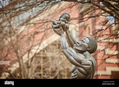 Martin luther king jr. statue atlanta hi-res stock photography and ...