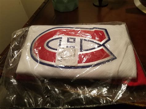 I ordered a vintage Canucks jersey from Coolhockey and got a Canadiens jersey...feelsbadman : r ...