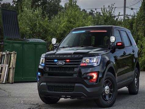 Ford lights make it hard to spot police cars - Video - CNET