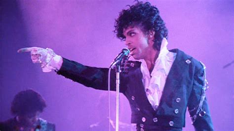 10 Greatest Classic Rock Singers Of The '80s