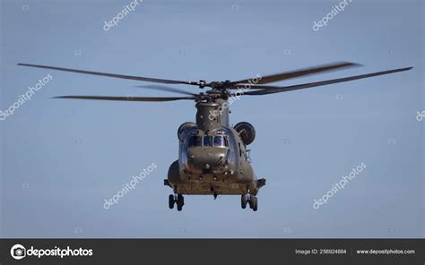 RAF Chinook helicopter in flight – Stock Editorial Photo © fotogenix ...