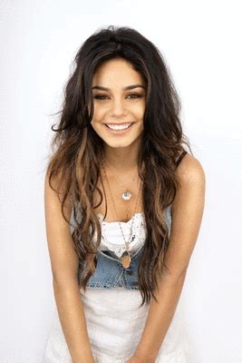 vanessa hudgens fashion gif | WiffleGif