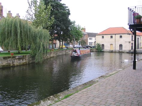 Ripon Canal Basin © DavoW cc-by-sa/2.0 :: Geograph Britain and Ireland