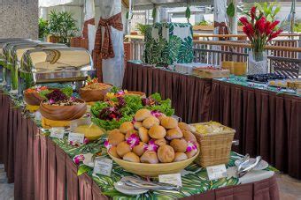 Waikiki Luau Buffet | Dining Oahu | Royal Star Hawaii