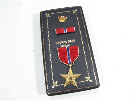 World War 2 WW II Bronze Star Medal Lapel Pin Coffin Case Sewn Brooch Ribbon 2D1 - GI Joe's Surplus