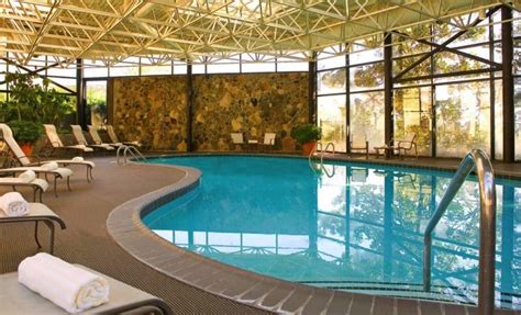 Dive Into These 9 Amazing Atlanta Hotels With Indoor Pools