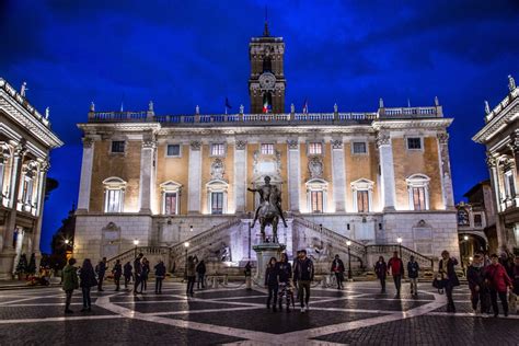 Beautiful Rome at Night Walking Tour - Roman Vacations