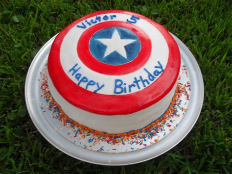 Captain America shield cake! Homemade fondant. | Homemade fondant ...