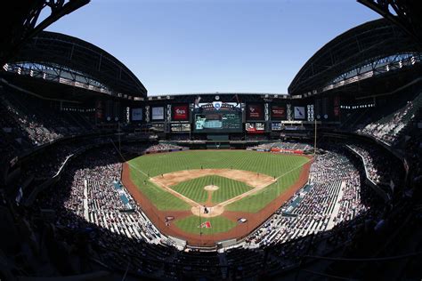 Cable problem will prevent Chase Field roof motion with fans present