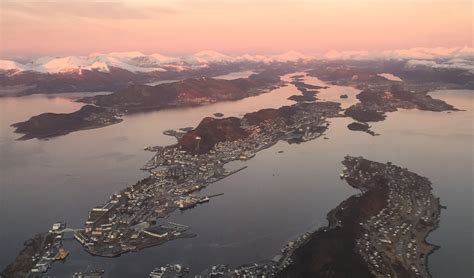 Explore Fjord Norway: Ålesund | Widerøe