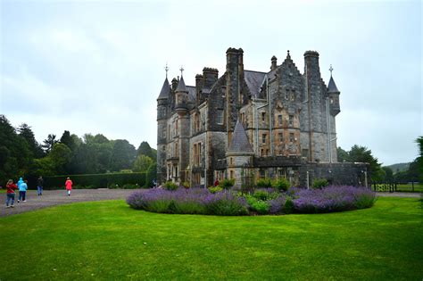 Kissing the Blarney Stone - A Walk in the World - Blarney Castle in Cork