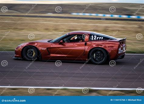 Corvette C7 Z06 on track editorial photo. Image of performance - 114415766