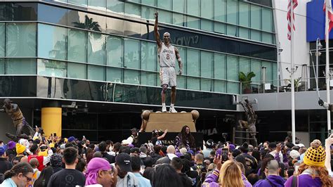 How We Honor Legends: Kobe Bryant’s First Statue | NBA.com