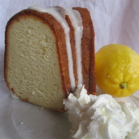 Easy Southern Lemon Pound Cake - Simply deLIZious Baking