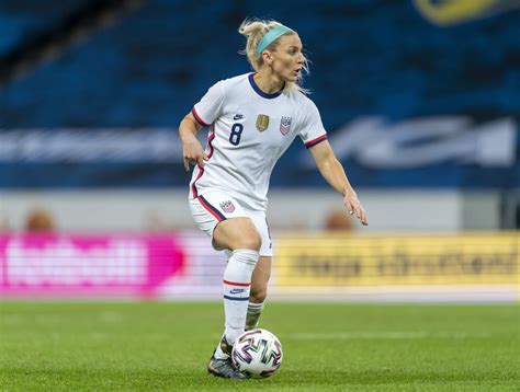 Julie Ertz | Meet the 2021 US Olympic Women's Soccer Team | POPSUGAR Fitness Photo 5