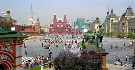 Visual Overview of Red Square in Moscow, Russia - Encircle Photos